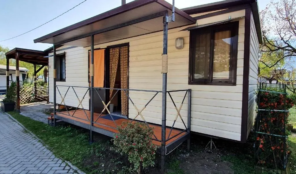 Camping Italia 90 Bungalow Домазо